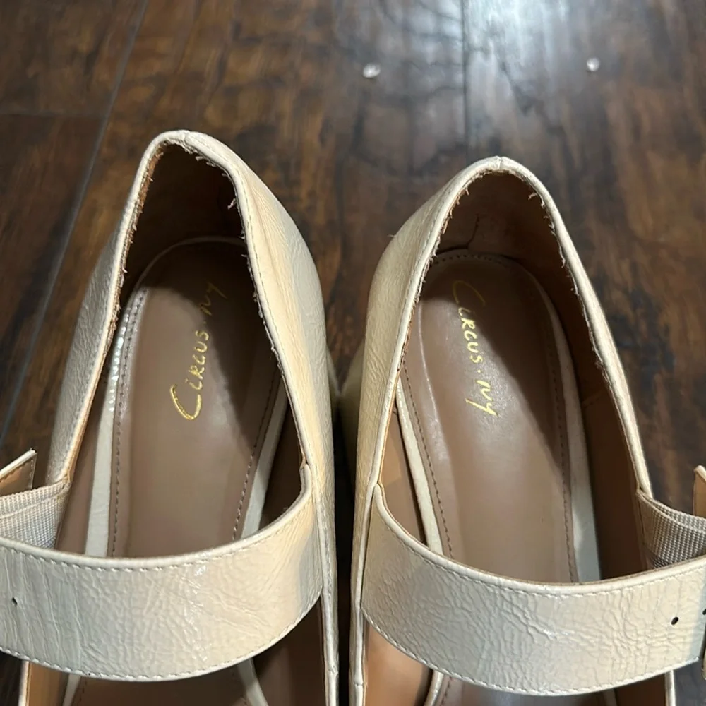 Mary Jane Khiara Shiny Textured Cream Platform Patent Leather Block Heels